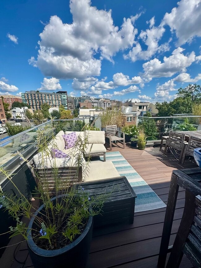 Photo - 1100 W St NW Apartment