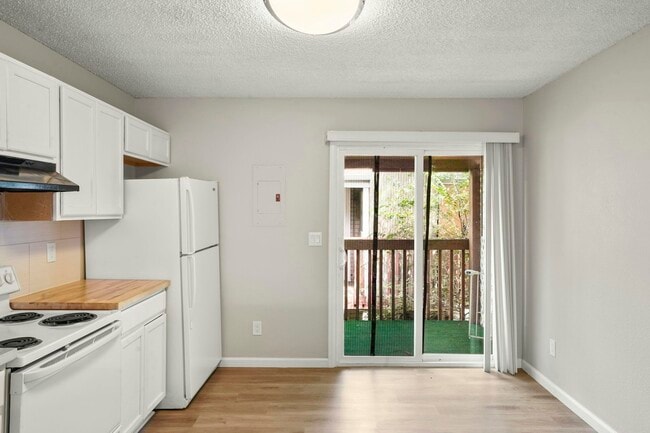 Building Photo - 1120 Mazatlan Cir