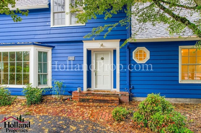 Foto del edificio - Spacious 3-Bedroom Hillsboro Home with Spa...