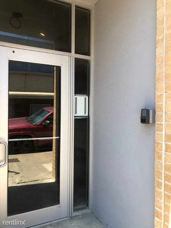 Foto del edificio - 319 N Mesquite St