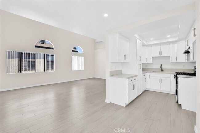 Building Photo - 7750 Laurel Canyon Blvd