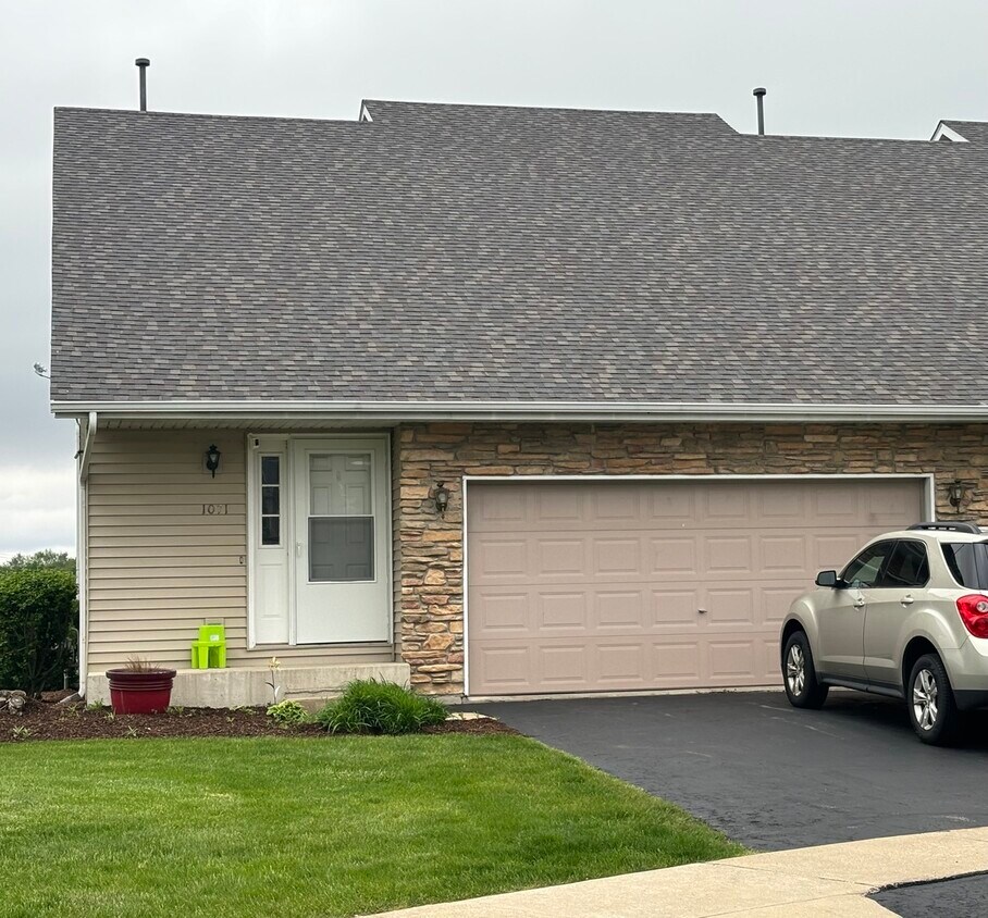 Foto principal - 1071 Alexandria Dr