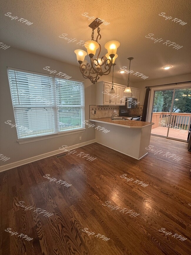 Foto del edificio - 1354 S Brentwood Dr