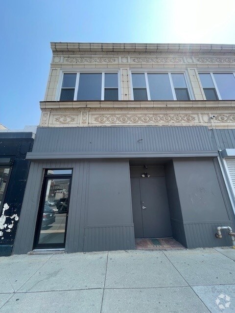 Building Photo - 1719 W Chicago Ave