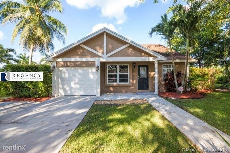 Primary Photo - 830 S Wind Cir