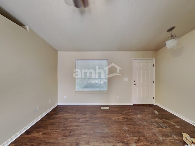 Foto del edificio - 4452 Heritage Dr