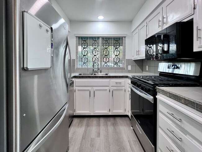 Foto del edificio - $1995 Gettysburg & Blackstone, 2 Bedroom C...