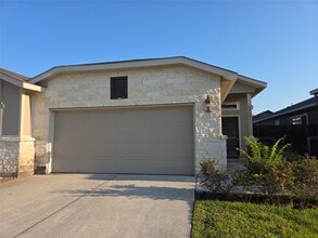 Building Photo - 9740 Grosbeak Ln