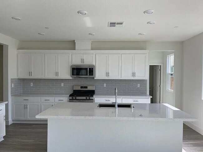 Building Photo - Gorgeous 4-Bedroom Home in Prime Antioch L...