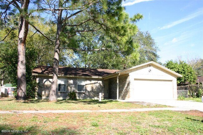 Building Photo - 2641 Stern Dr S