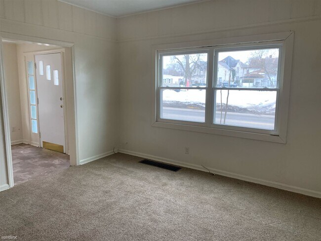 Building Photo - 3 br, 1 bath House - 912 W Franklin St