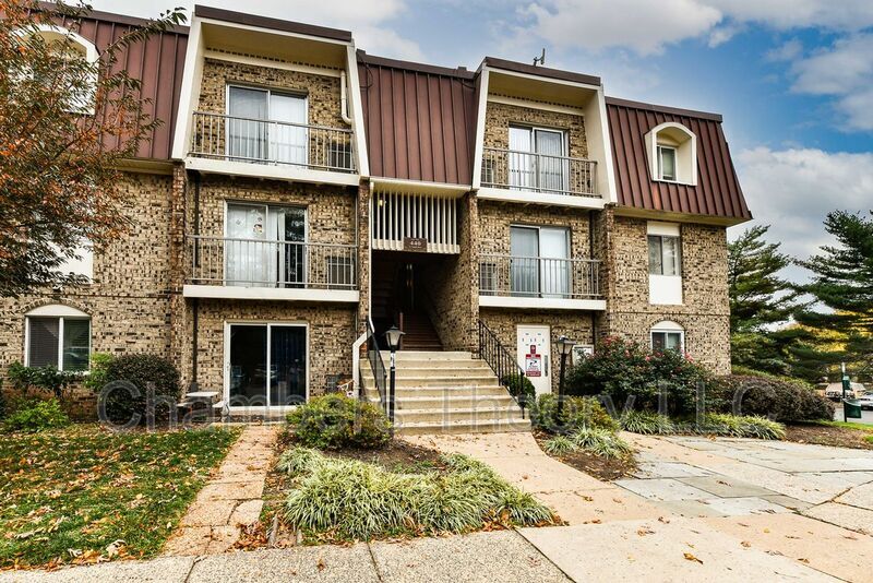 Primary Photo - 440 E Cornell Dr