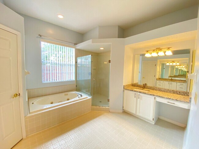 Building Photo - 4B/3.5B with a private pool, water views i...