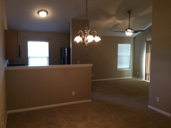 Foto del edificio - Beautiful Condo in North Kansas City School District!