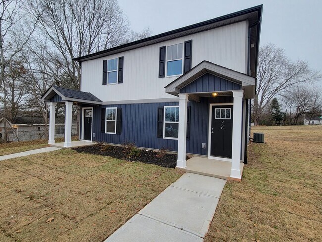 Foto del edificio - 2 Bed, 2 Bath Duplex Available in Duncan