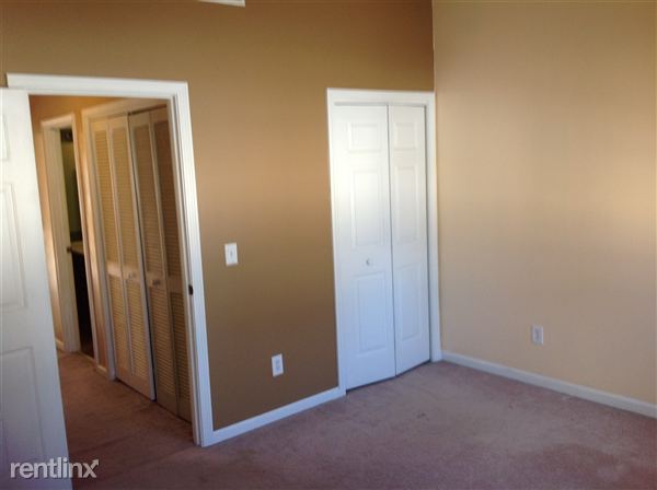 Building Photo - 35 Dale Ave