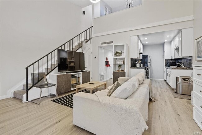 Building Photo - 5460 White Oak Ave
