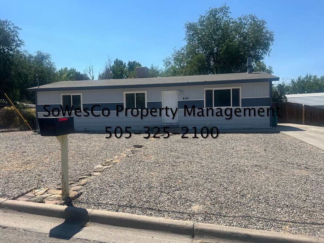 Foto principal - Aztec 3 Bedroom 2 Bath Home