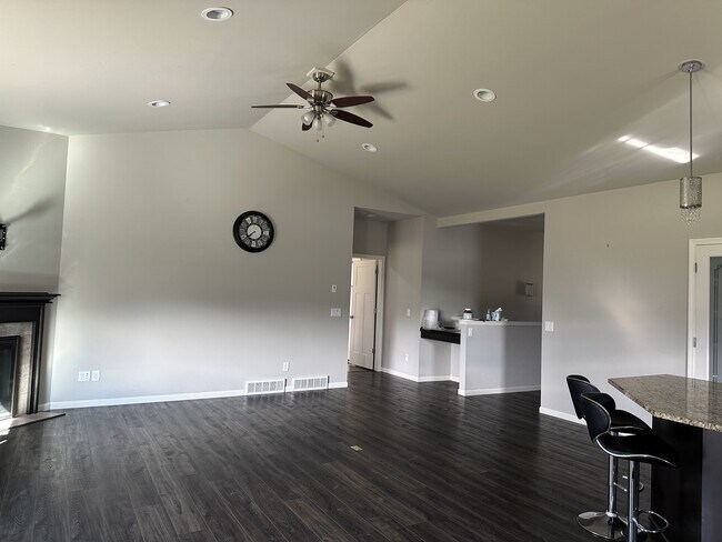 Building Photo - 10307 Ivory Dove Trl