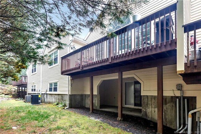 Building Photo - 33 Greystone