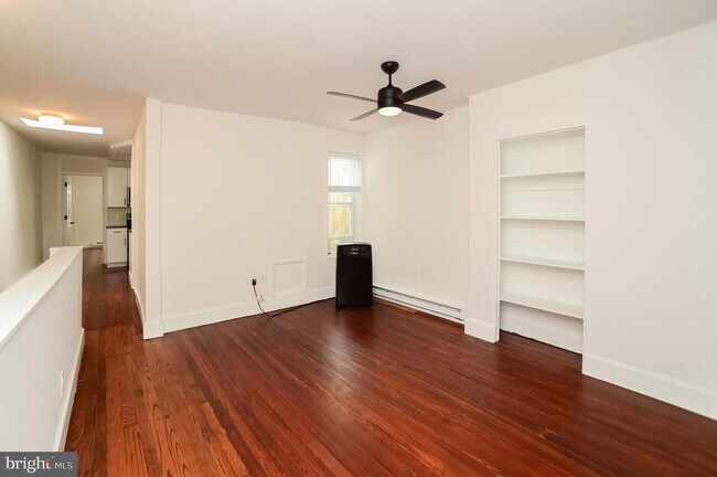 Building Photo - 1537 S 15th St
