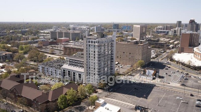 Foto del edificio - 525 E 6th St