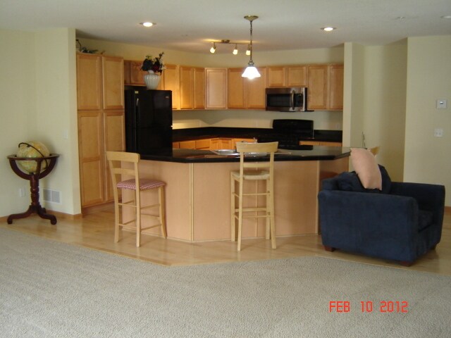 Building Photo - 7006 S Park Dr