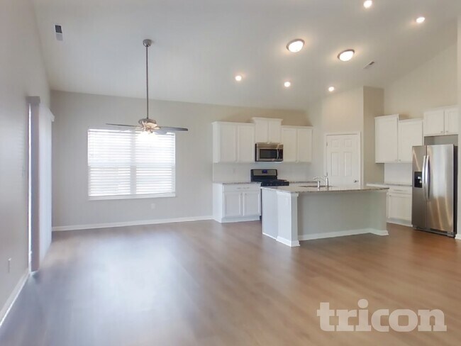 Foto del edificio - 6646 Laurelwood Dr