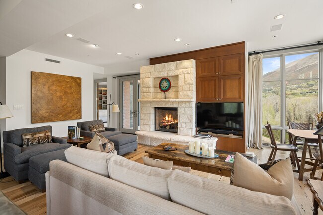 Foto del edificio - 101 N Spring St