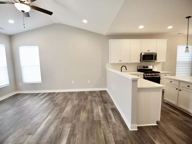 Foto del edificio - Charming 4 beds 3 baths in Powell!
