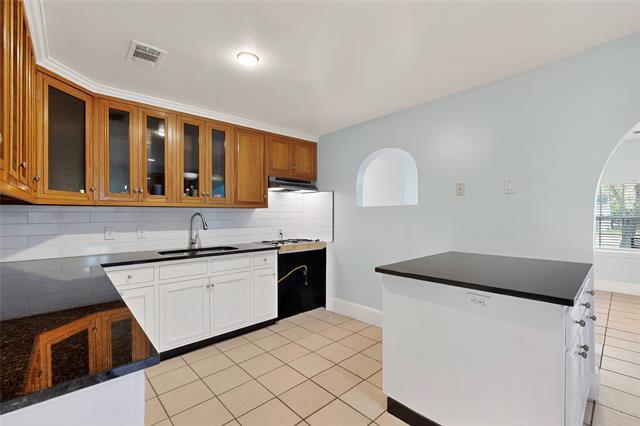 Building Photo - 409 Dewitt St