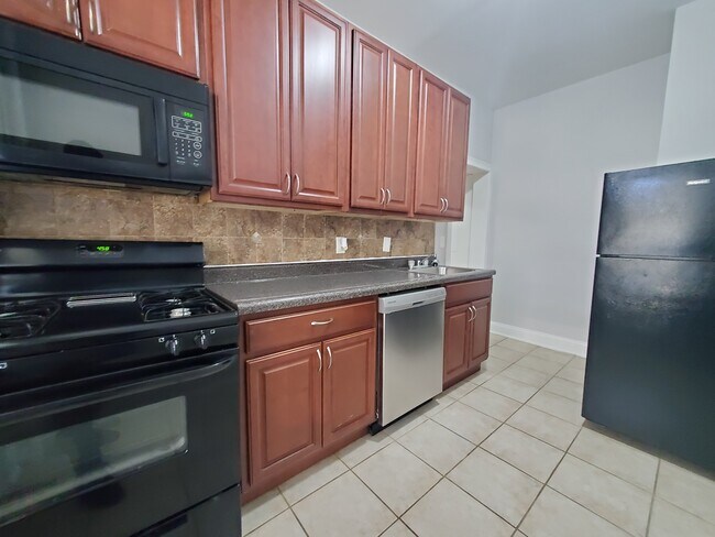 Unit 6 - 63 Stuyvesant Ave