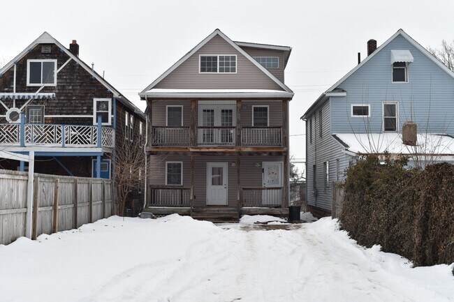 Foto del edificio - 817 W 2nd St