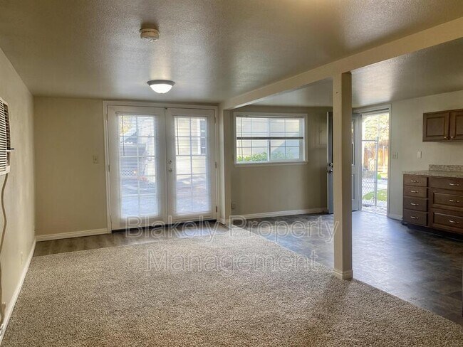 Foto del edificio - 3009 W Overland Rd