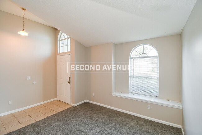 Foto del edificio - 6172 Alpenrose Ave