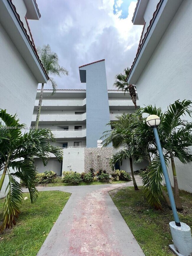 Building Photo - 8205 SW 152nd Ave