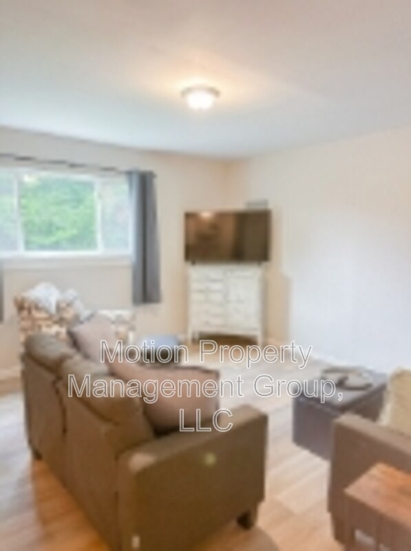 Foto principal - 133 W Ridgewood Ave