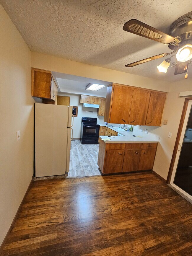 Kitchen - 6336 SE Cedarcrest Dr