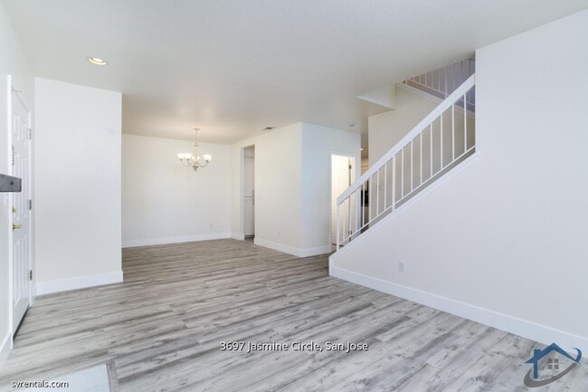 Foto del edificio - 3697 Jasmine Cir