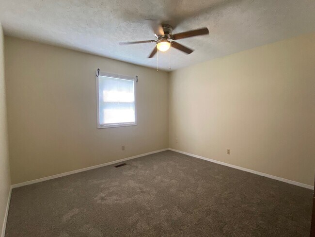 Foto del edificio - 1712 Todd Ct