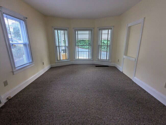 Foto del edificio - 424 S Northampton St