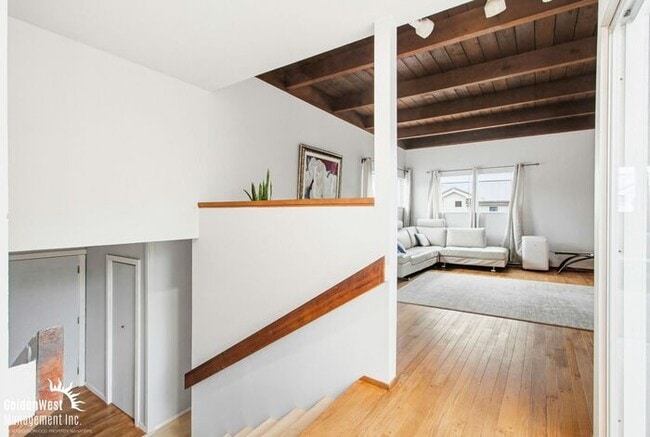 Building Photo - Beautifully Updated 3Bdm 3Ba Unfurnished Home with Views in Cardiff By the Sea!