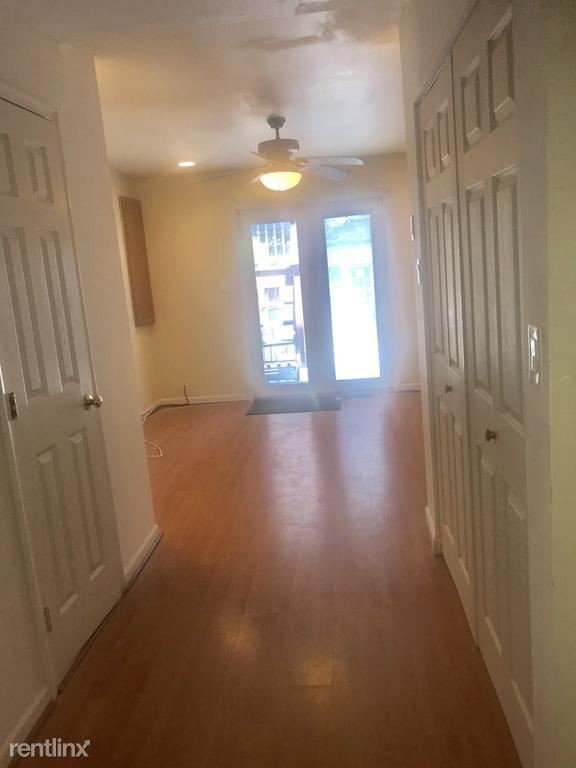 Building Photo - 5 br, 3.5 bath Townhome - 1906 Eastern Ave