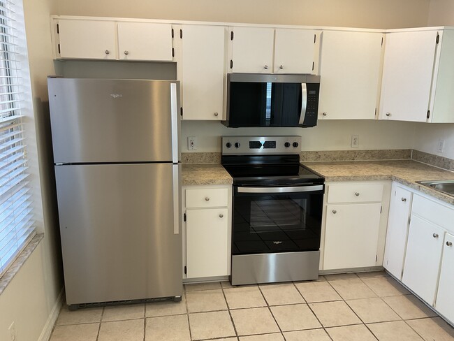 Foto del edificio - 256 Daniels Pointe Dr