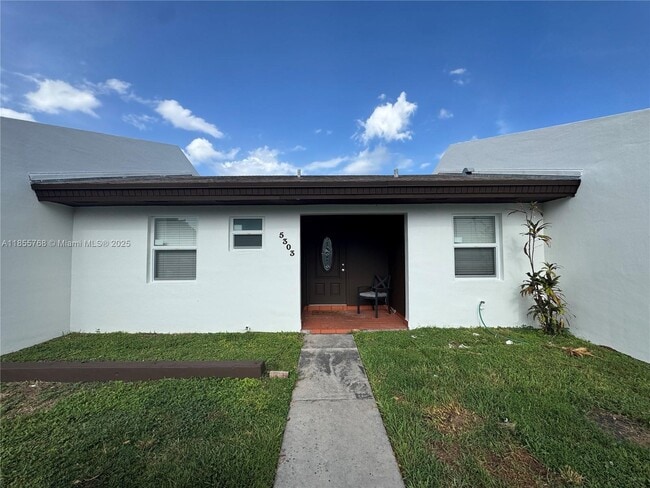 Building Photo - 5303 SW 137th Ct