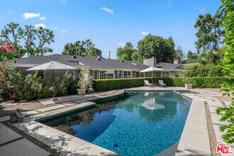 Building Photo - 4658 Del Moreno Dr