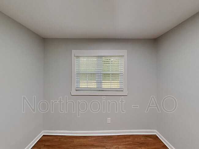 Foto del edificio - 2430 Clarissa Dr NW