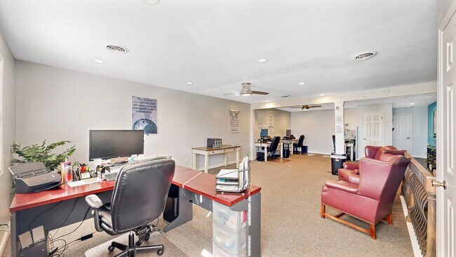 Foto del edificio - 383 W North St