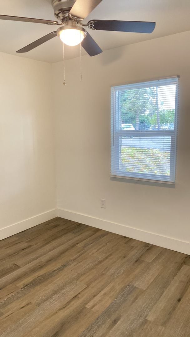 Building Photo - Recently Updated Delhi Home