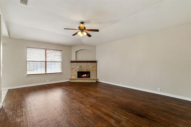 Foto del edificio - 2301 Tailburton Ct